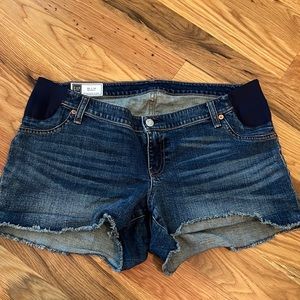 Gap Maternity shorts